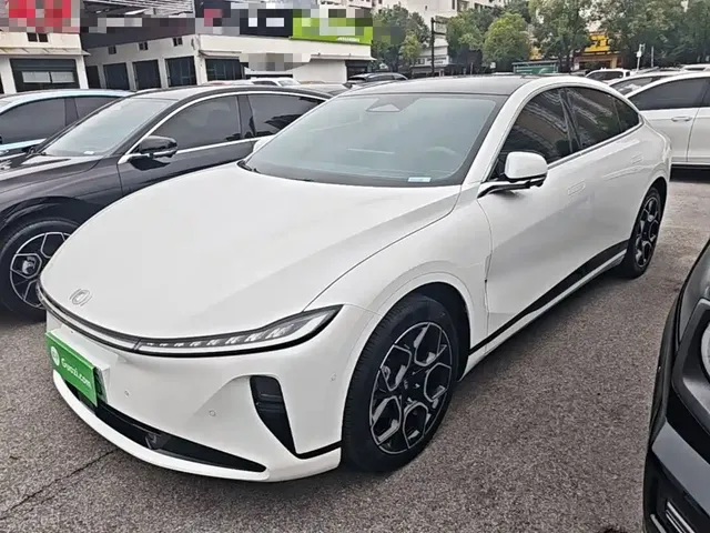 Changan Qiyuan A07 2025 Blue Whale Pure Electric 710 Flagship