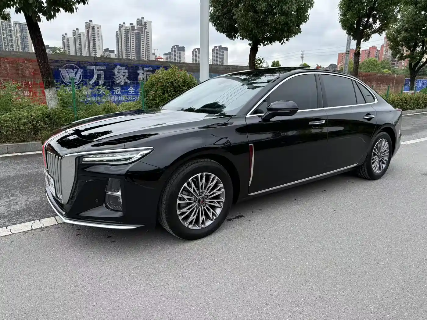 Hongqi H5 2024 2.0T Automatic Smart Connect Flag Enjoy Edition