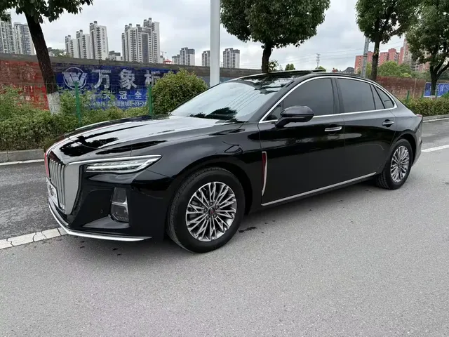 Hongqi H5 2024 2.0T Automatic Smart Connect Flag Enjoy Edition