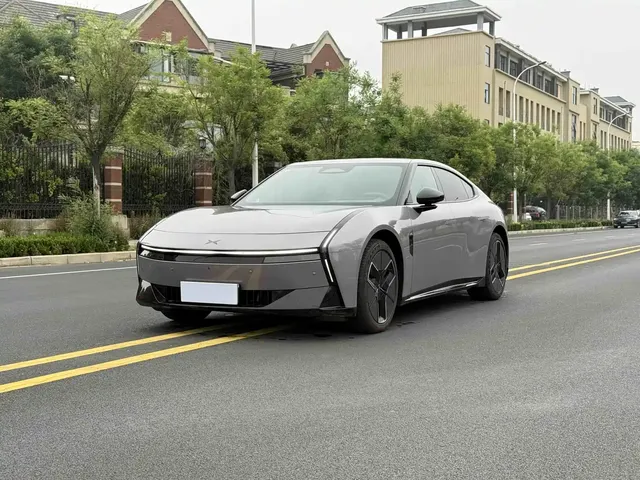 XPeng P7 2025 702km Long Range Edition