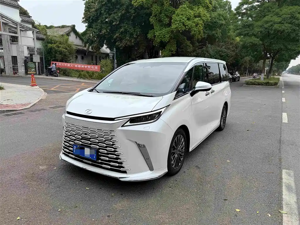 Lexus LM 2023 500h 6-Seater Prestige Edition