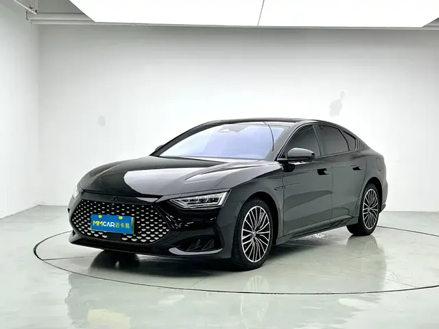 BYD Han 2023 DM-i Champion Edition 121KM Honor