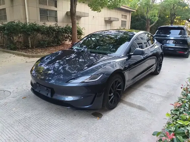 Tesla Model 3 2024 High-Performance All-Wheel Drive Edition