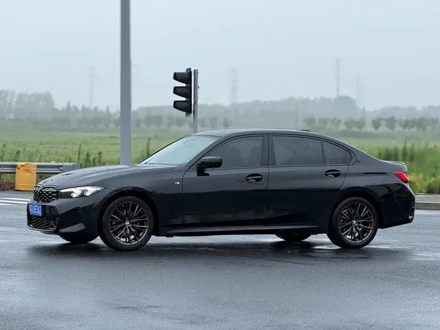 BMW 3 Series 2023 325Li M Sport Black Night Package
