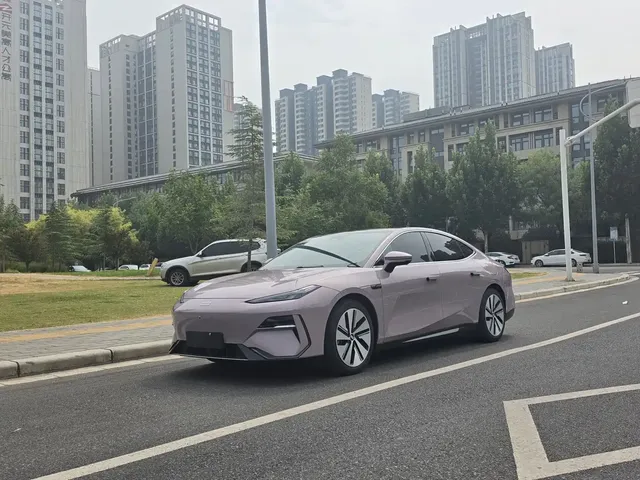 Geely Galaxy E8 2024 550km RWD MAX