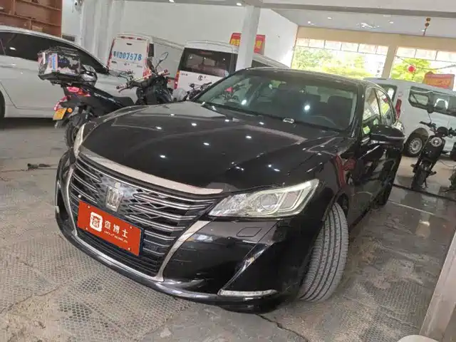 Toyota Crown 2018 2.0T Fashion Edition