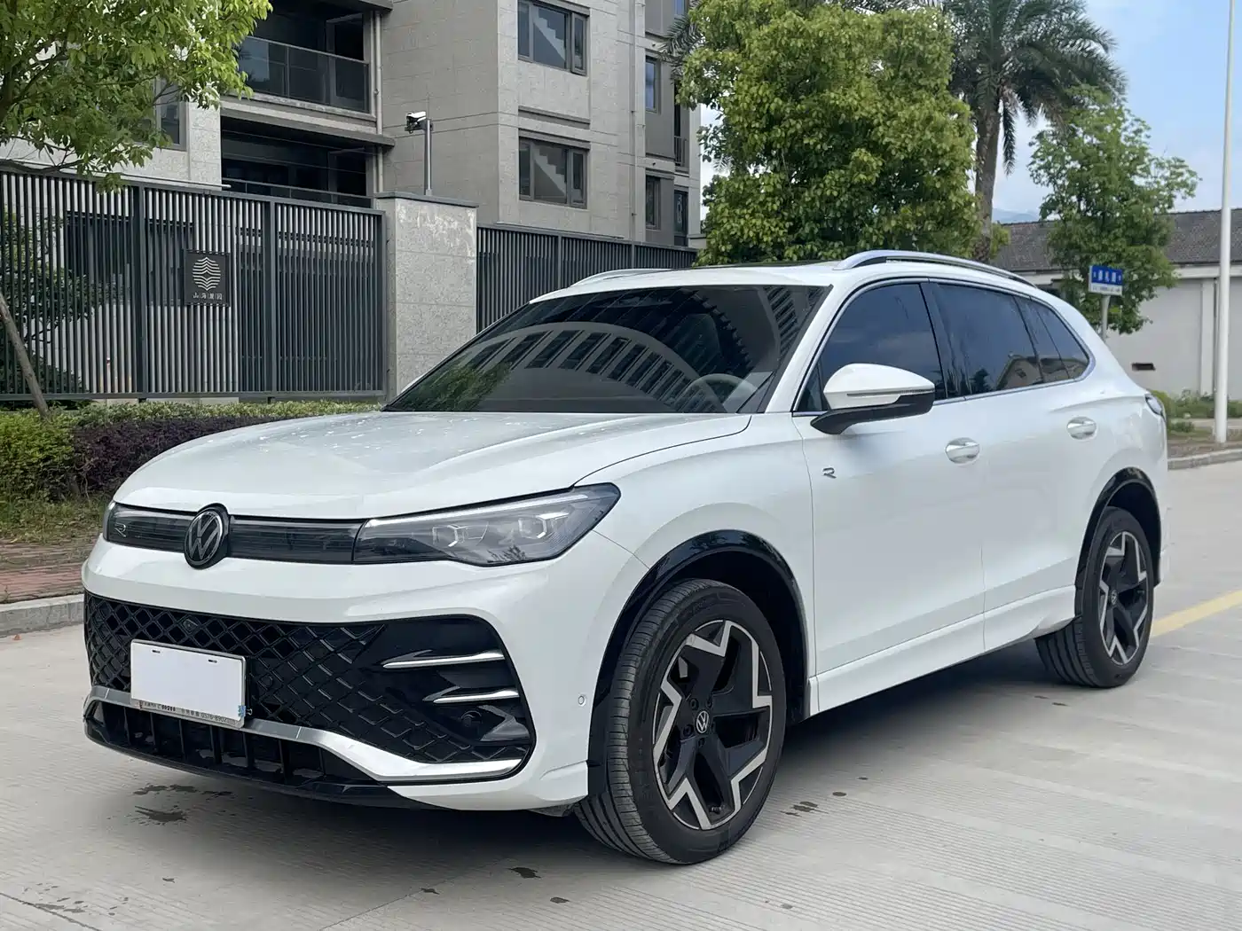 Volkswagen Tiguan L 2024 PRO 330TSI 2WD R-Line Smart Edition