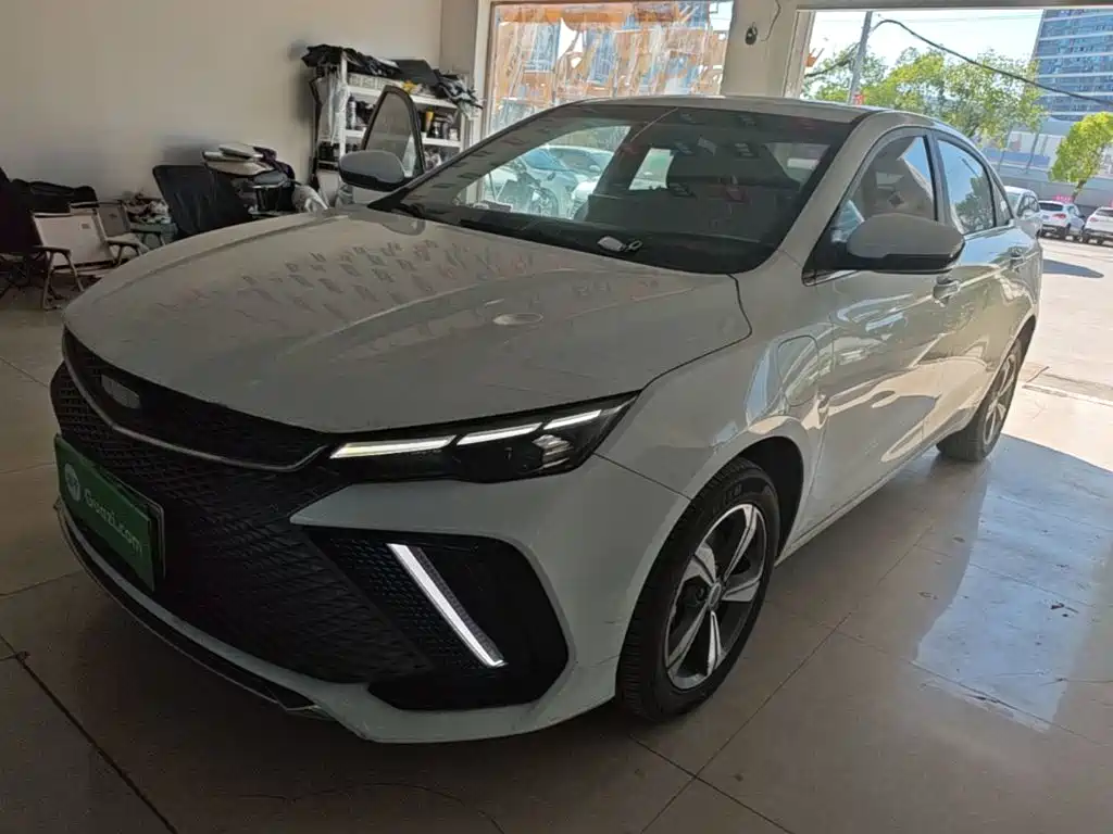 Geely Emgrand L HiP 2022 1.5TD-DHT Pro 100KM Super Pure