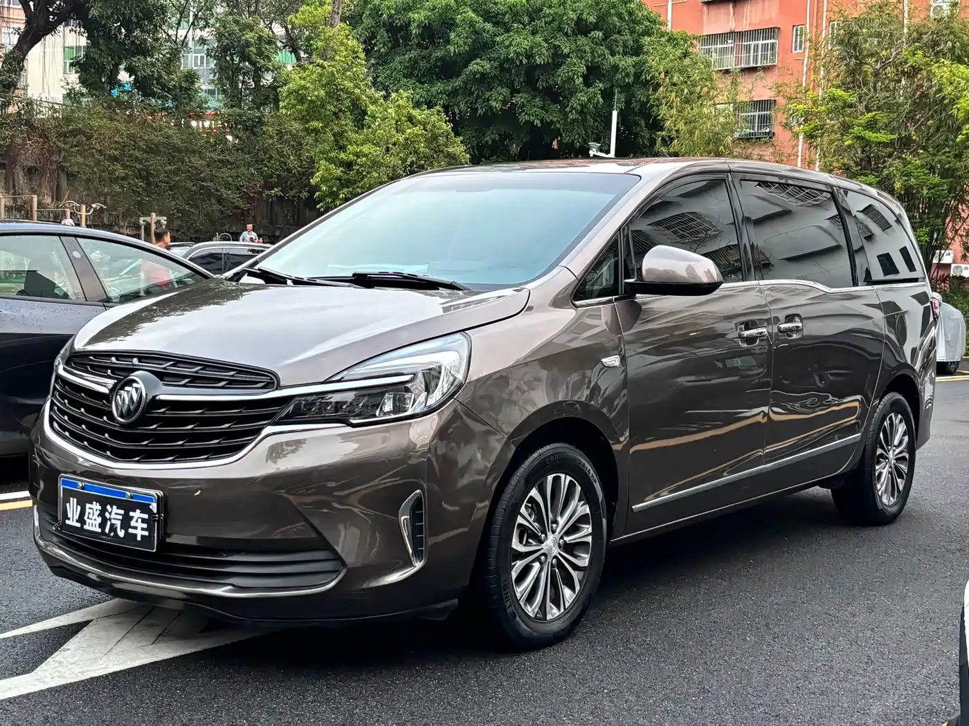 Buick GL8 2021 Land Business Class 652T Luxury