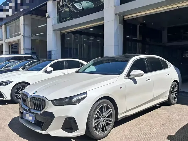 BMW 5 Series 2025 530Li Leading M Sport Package