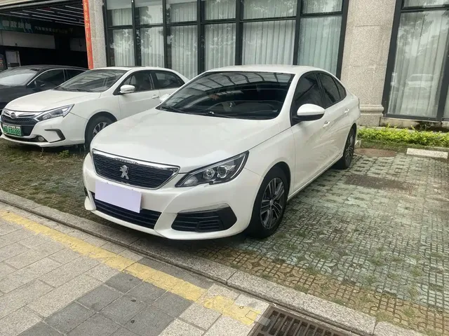 Peugeot 308 2018 1.6L Manual Fashion Edition