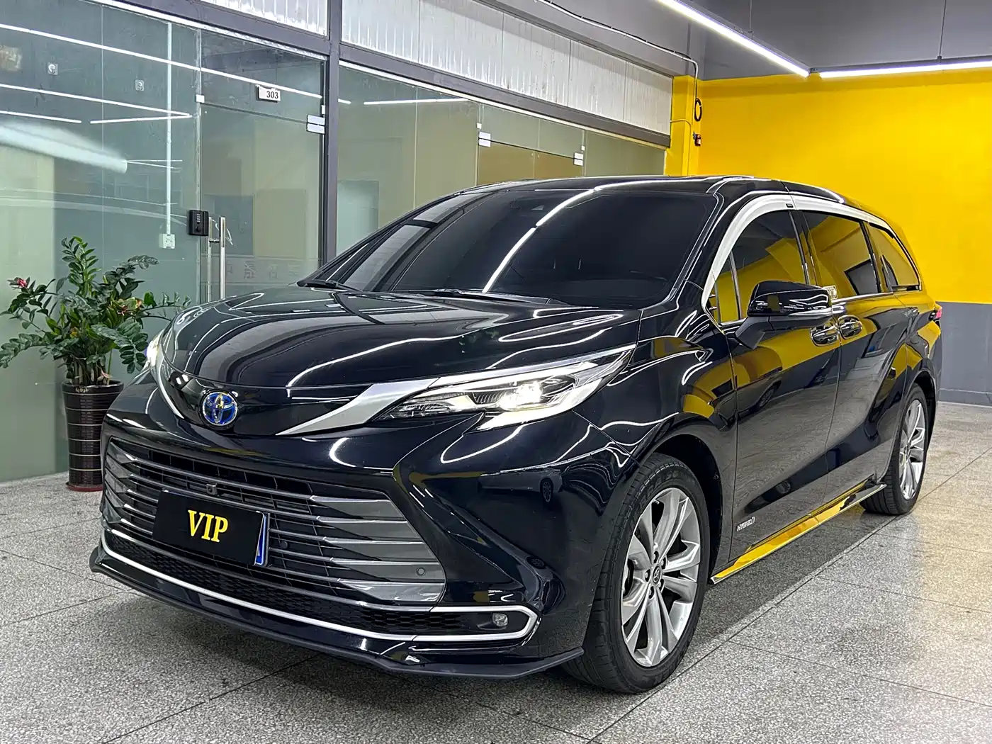 Toyota Sienna 2023 2.5L Hybrid Premium Edition