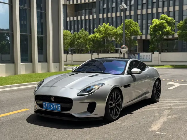 Jaguar F-TYPE 2019 2.0T Coupe