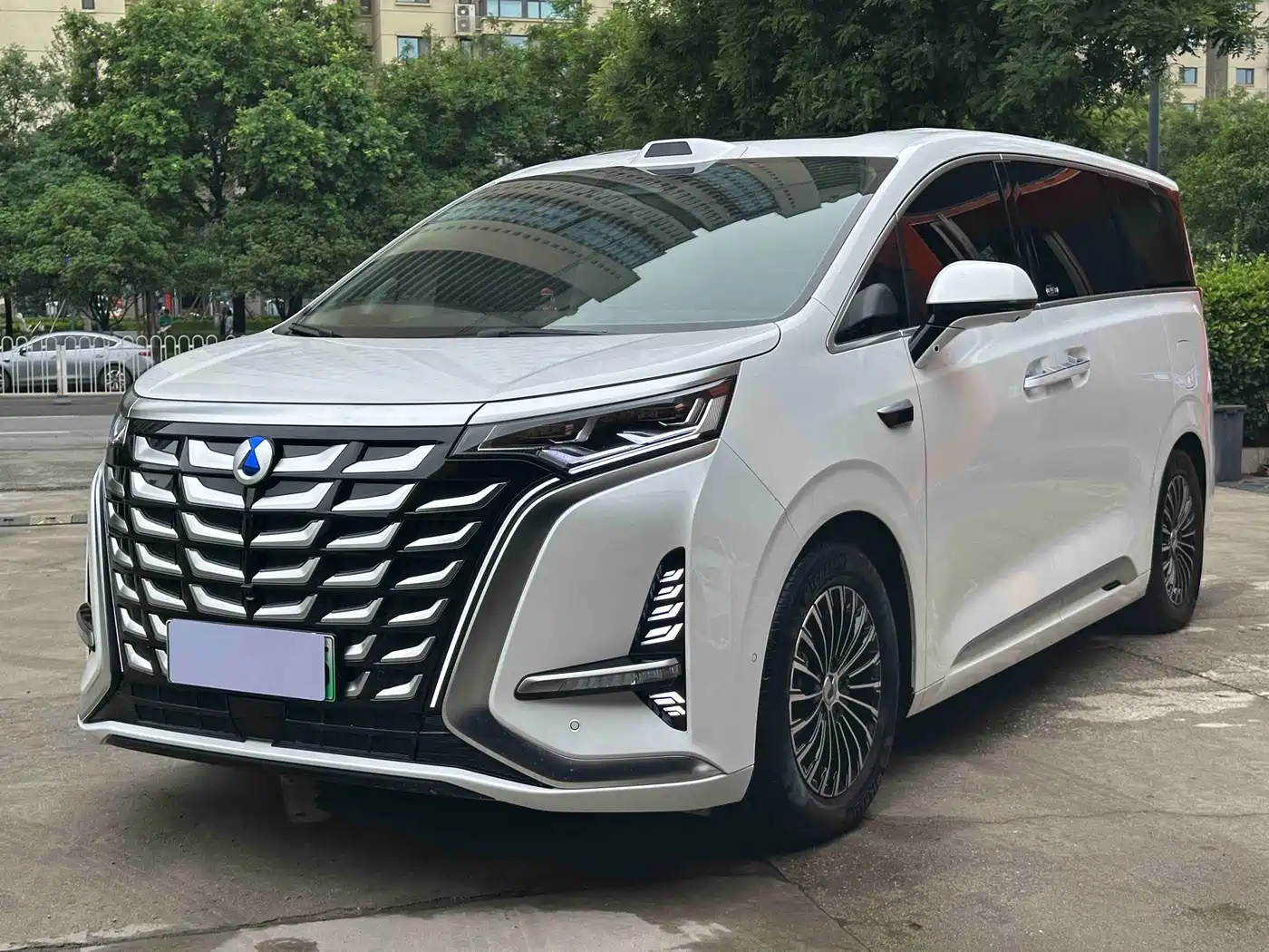Denza D9 2025 DM-i Smart Drive Edition 1020 AWD Prestige