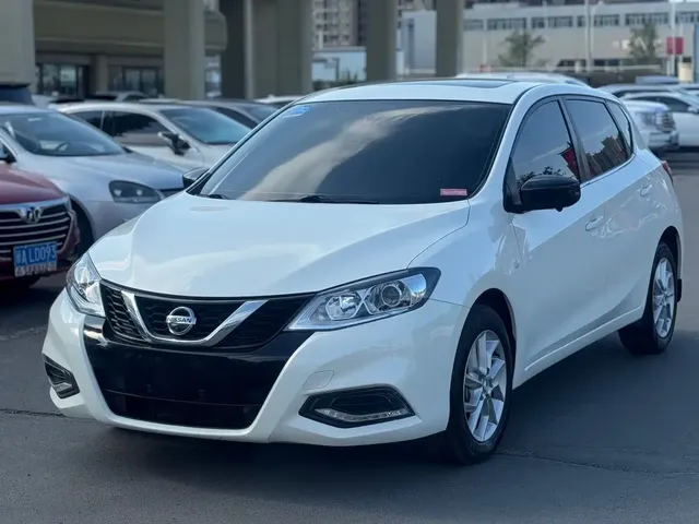 Nissan Tiida 2020 1.6L CVT Smart Edition