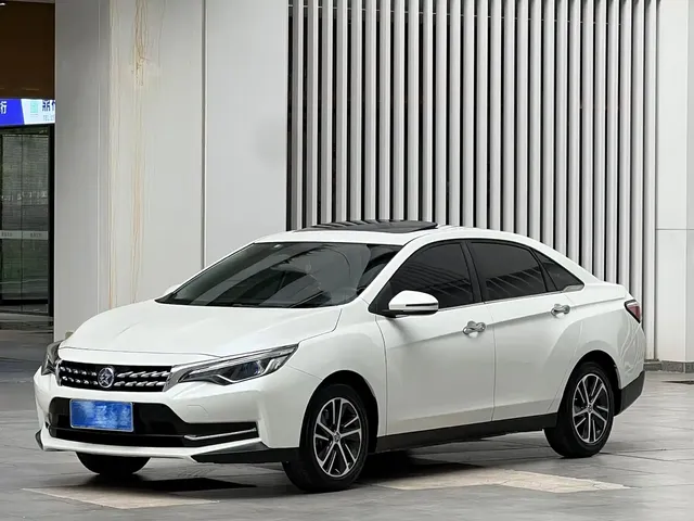 Venucia D60 2019 1.6L XL CVT Smart Connect Elite Edition