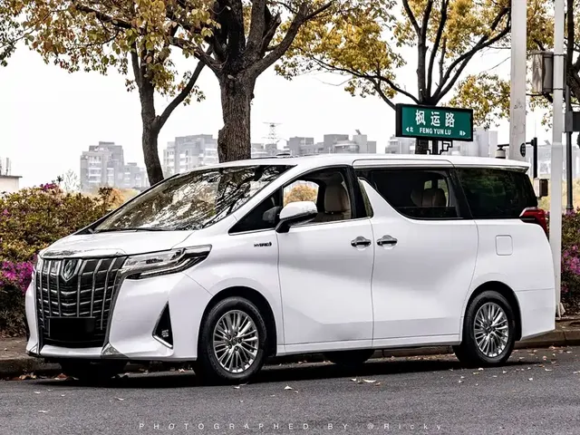 Toyota Alphard 2019 Hybrid 2.5L Premium Edition