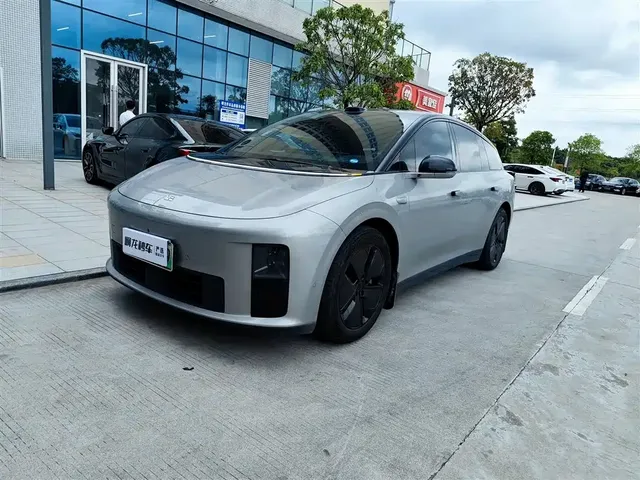 Li Auto i6 2025 2WD Base Model