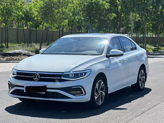 Volkswagen Bora 2023 300TSI DSG Premium Edition