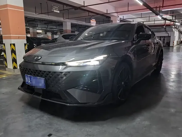 Changan UNI-V 2024 1.5T Deluxe Sport