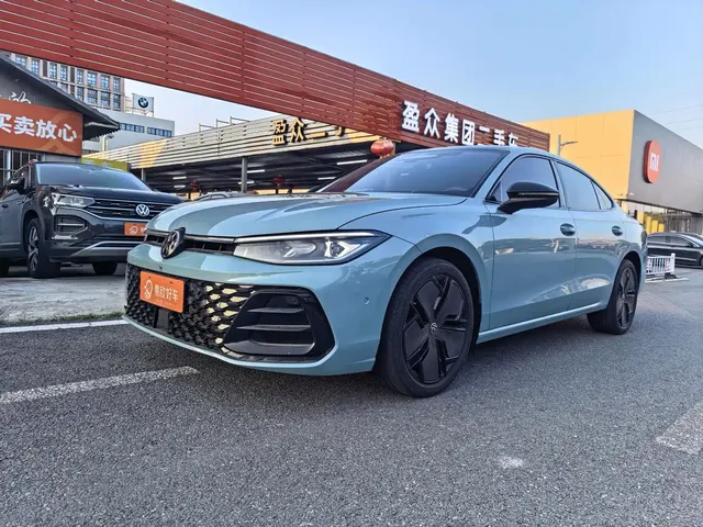 Volkswagen Passat 2025 Model Pro 380TSI Starlight Dragon Premium Edition