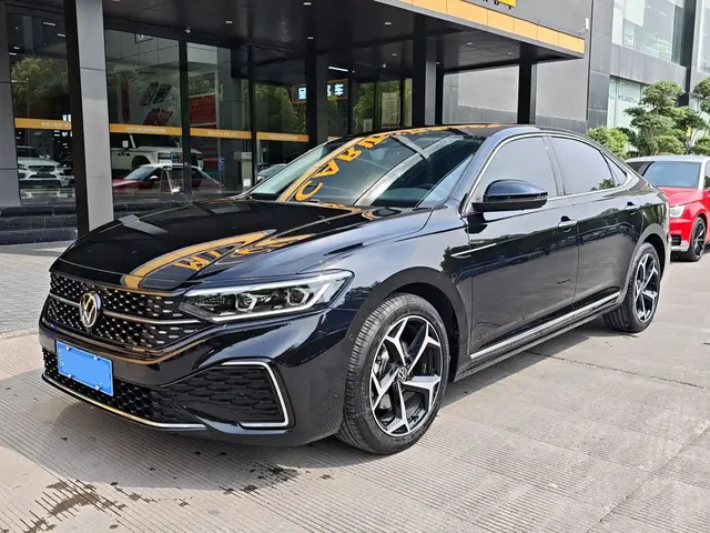 Volkswagen Passat 2023 Facelift 330TSI Starlight Luxury Edition