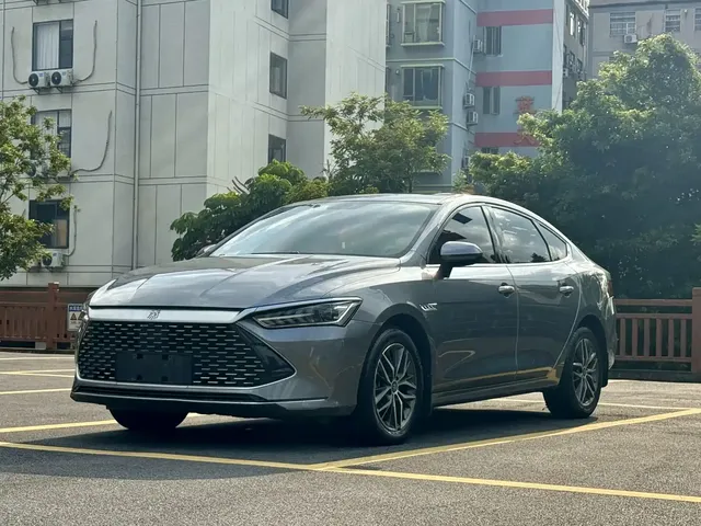 BYD Qin PLUS 2021 DM-i 120KM Premium
