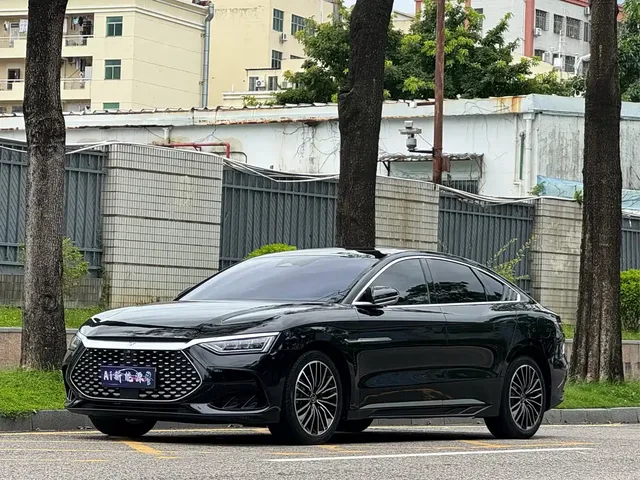 BYD Han 2023 DM-i Champion Edition 121KM Honor