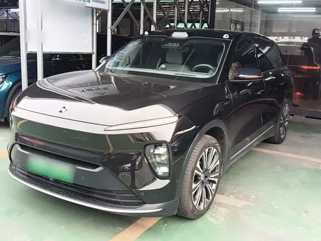 NIO ES8 2023 75kWh Executive Edition