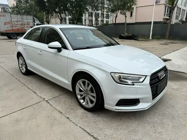 Audi A3 2018 30th Anniversary Limousine 35 TFSI Progressive