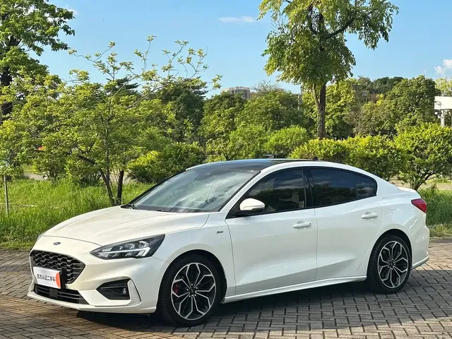 Ford Focus 2020 Sedan EcoBoost 180 Automatic ST Line