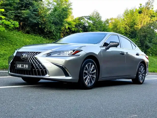 Lexus ES 2022 300h Excellence Edition