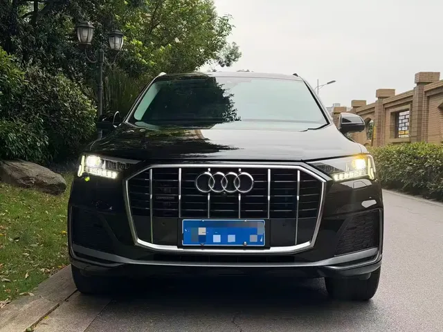 Audi Q7 2023 45 TFSI quattro S line Sport