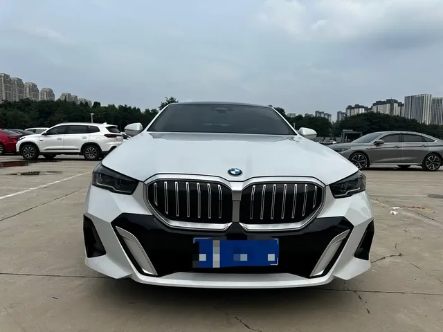 BMW 5 Series 2025 525Li M Sport Package
