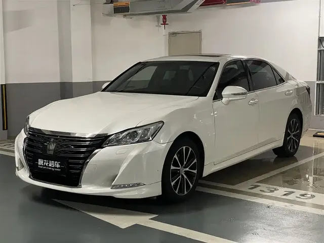 Toyota Crown 2018 2.0T Fashion Edition