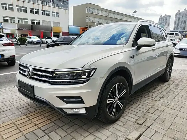 Volkswagen Tiguan L 2018 Facelift 380TSI Automatic AWD Luxury Edition