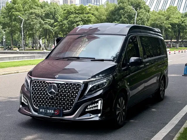 Mercedes-Benz Vito 2023 2.0T Business 7-Seater