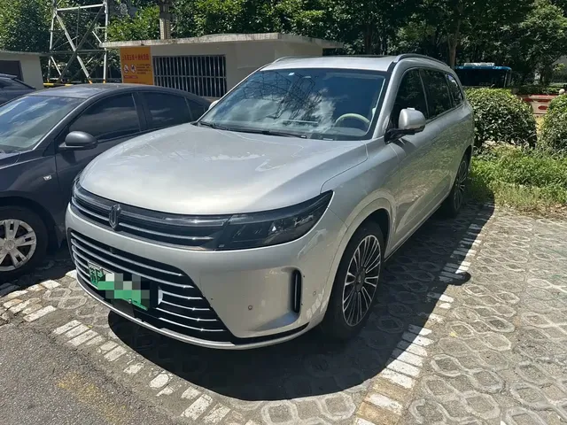 AITO Wenjie AITO M7 2024 1.5T AWD Plus 5-Seater