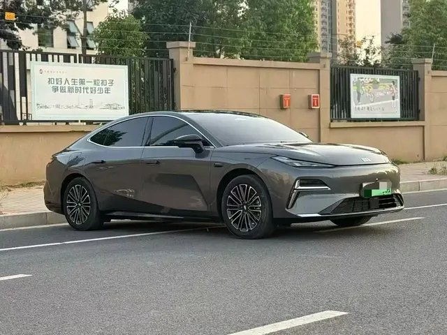 Geely Galaxy Xingyao 8 2025 130km EM-P Starship Edition