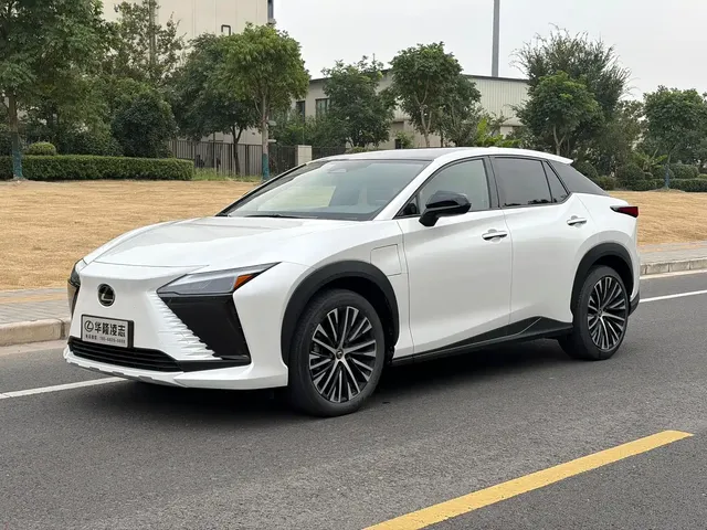 Lexus RZ 2023 450e 4WD Deluxe