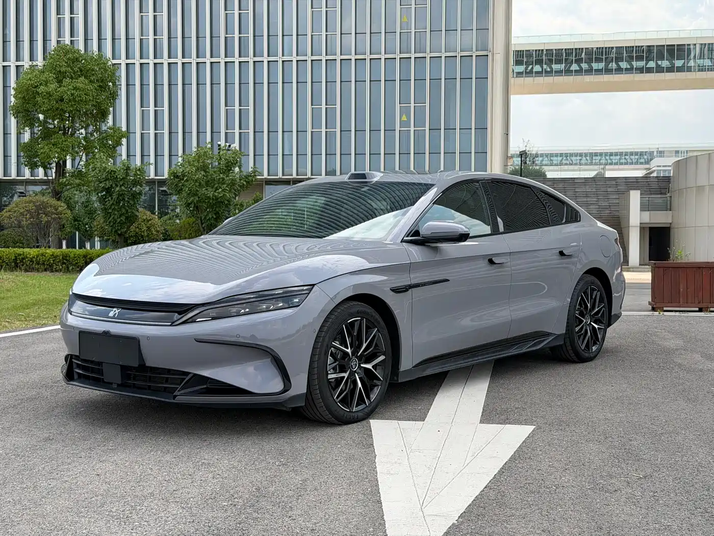 BYD Han 2025 DM-i 125KM Honor
