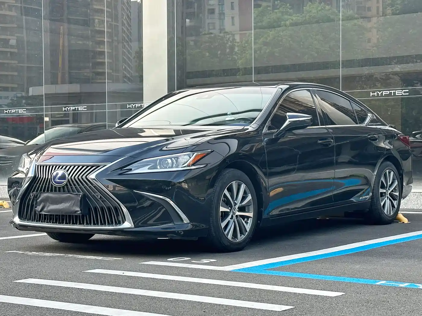 Lexus ES 2020 Model 300h Excellence Edition China V