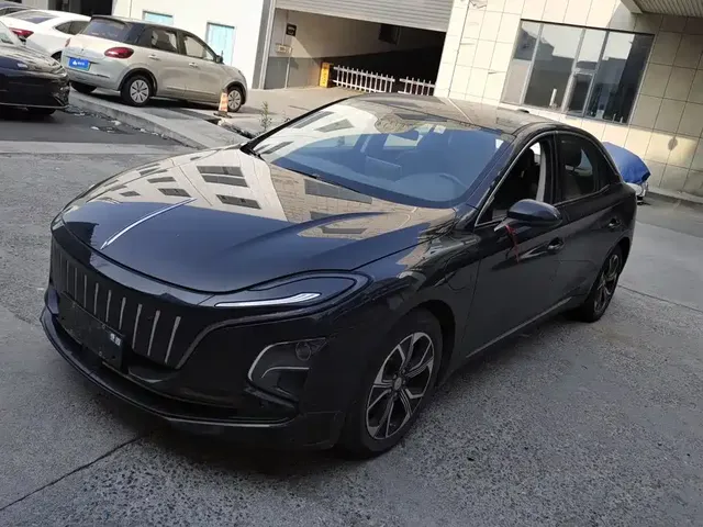 Hongqi E-QM5 2023 Facelift Basic Travel Edition