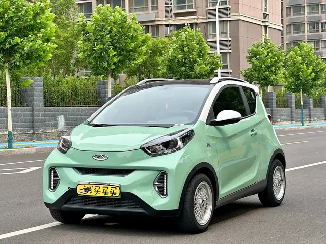 QQ New Energy Little Ant 2022 Facelift Sweet Edition Full Sugar LFP 30.7kWh 30kW 301km