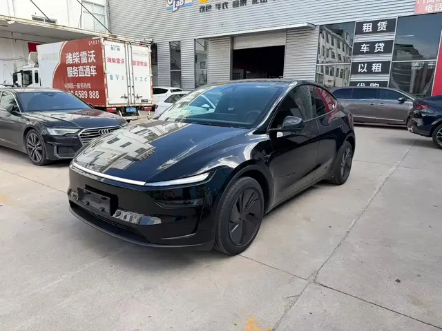 Tesla Model Y 2026 Rear-Wheel Drive