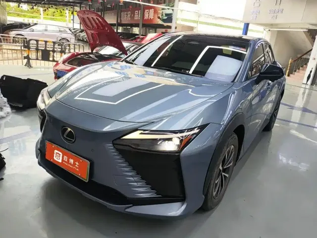 Lexus RZ 2023 450e 4WD Deluxe