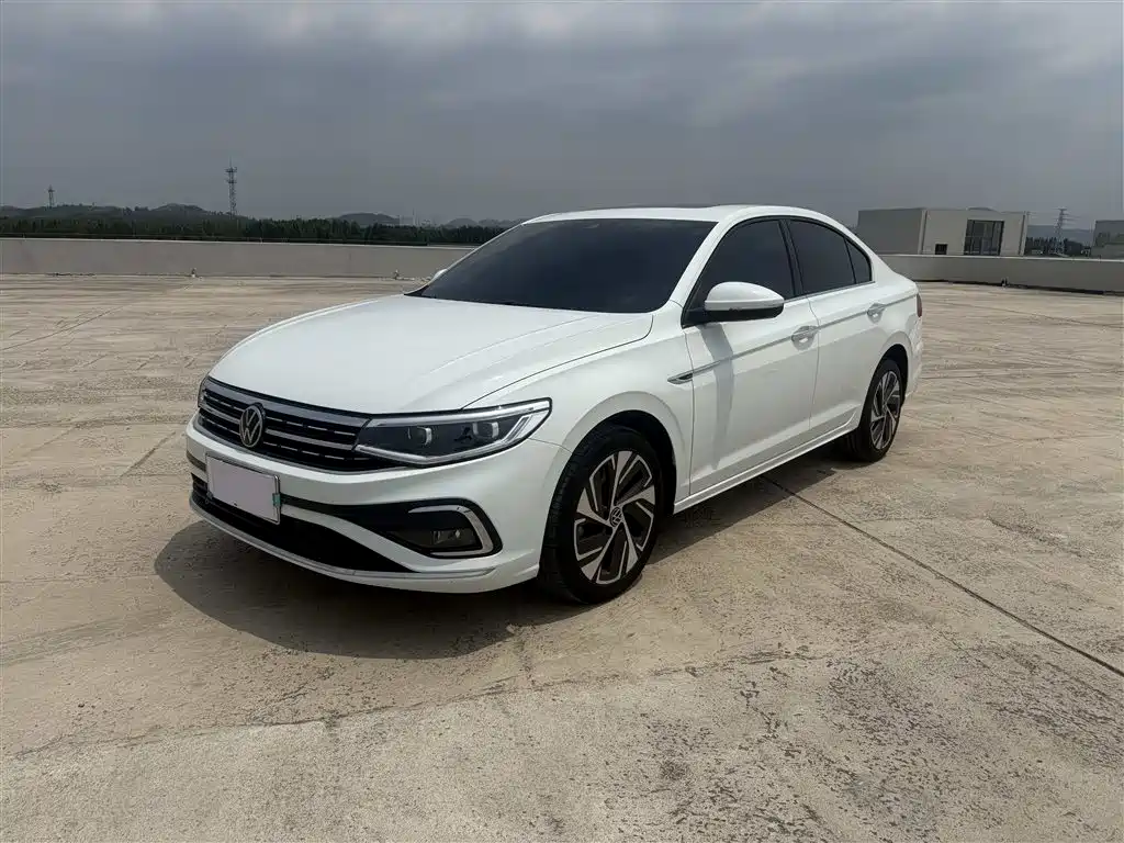 Volkswagen Bora 2023 300TSI DSG Premium Edition