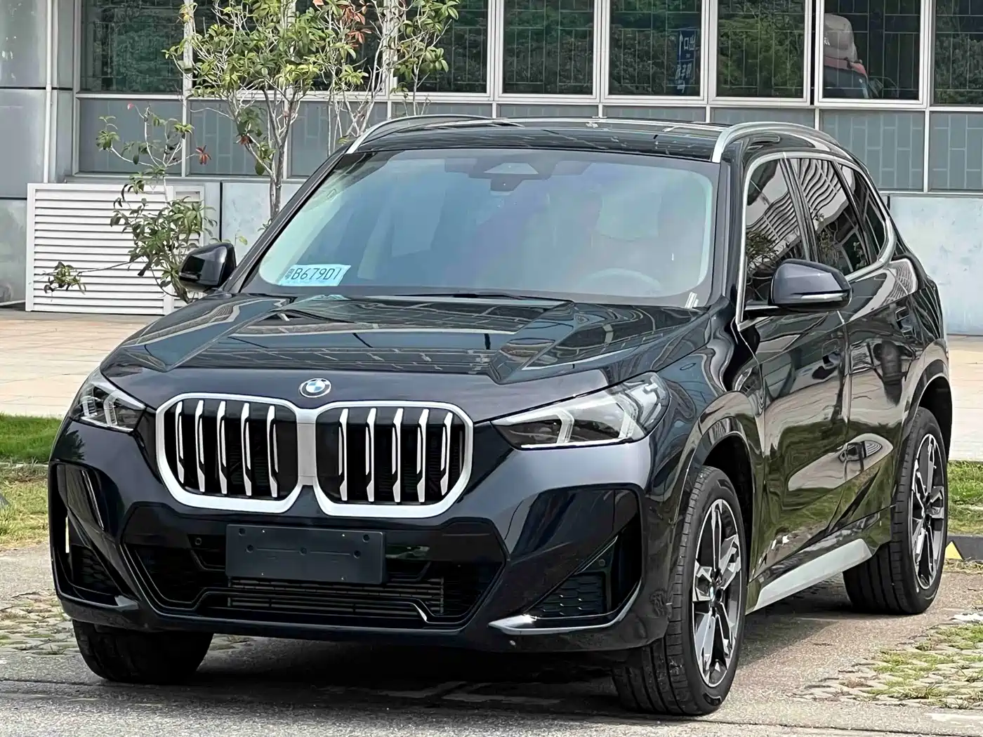 BMW X1 2026 Model Year sDrive25Li X Design Package