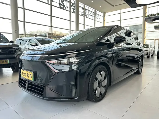 XPeng X9 2025 Extended Range Edition