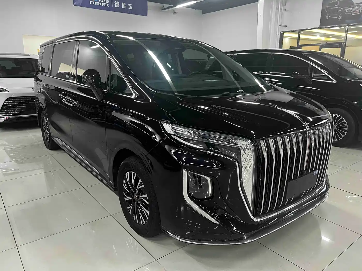 Hongqi HQ9 PHEV 2024 Model 2.0T AWD Luxury Edition